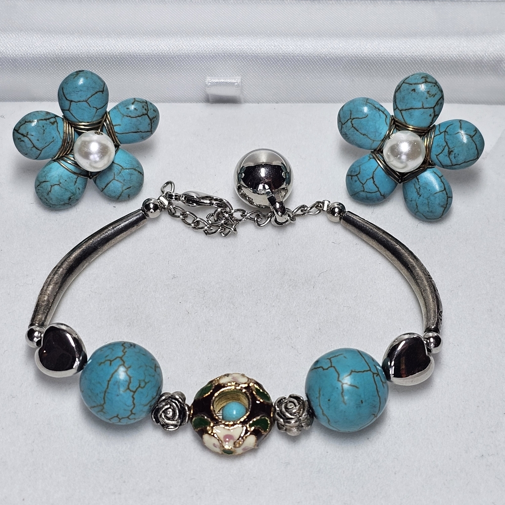 Turquoise and Silver Floral Jewelry Set